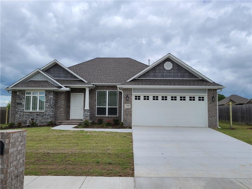 1610 Cavalry Ln, Prairie Grove, AR 72753 - photo 1