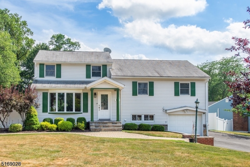 20 Apple Tree Ln, Morris Plains, NJ 07950 - photo 1