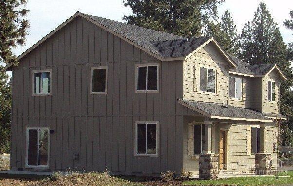 423 N Village Meadows Rd unit 18, Sisters, OR 97759 - photo 1