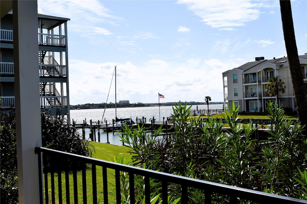 4011 Nasa Road 1 unit 406, El Lago, TX 77586 - photo 1