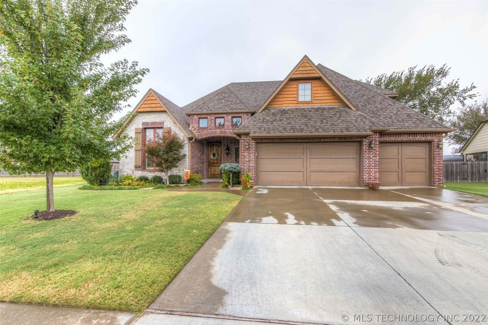 3634 S Fir Ct, Broken Arrow, OK 74011 - photo 1