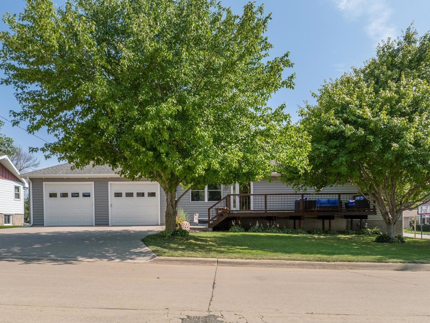 316 N Dwight St, Conrad, IA 50621 - photo 1