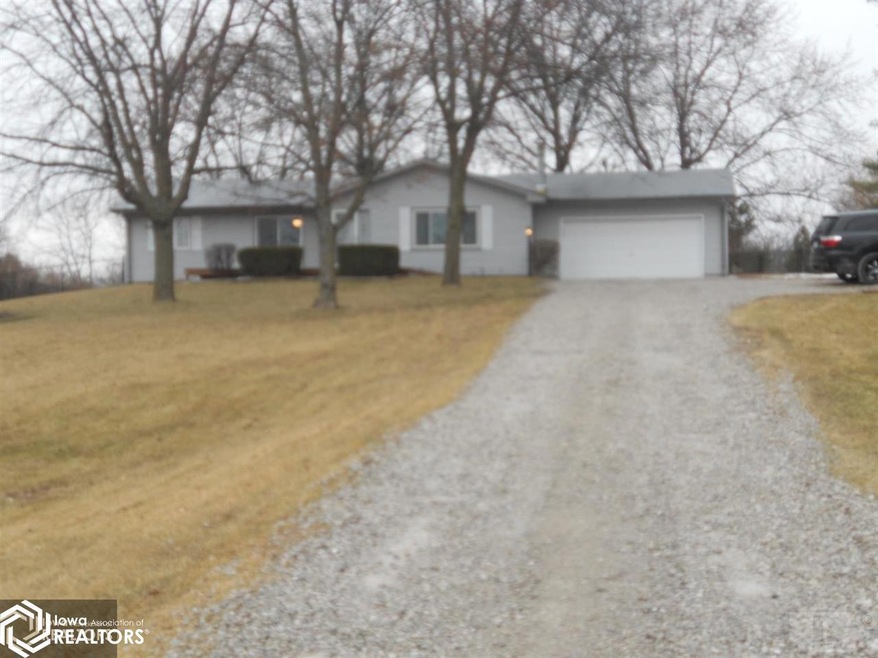 4120 E 5th St S, Newton, IA 50208 - photo 1