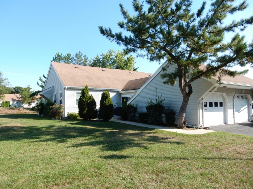 84 Parkway Dr unit 1000, Freehold, NJ 07728 - photo 1