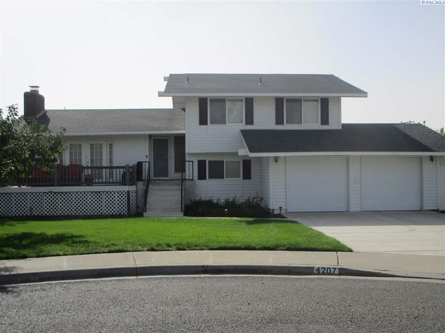 4207 W 18th Ct, Kennewick, WA 99338 - photo 1
