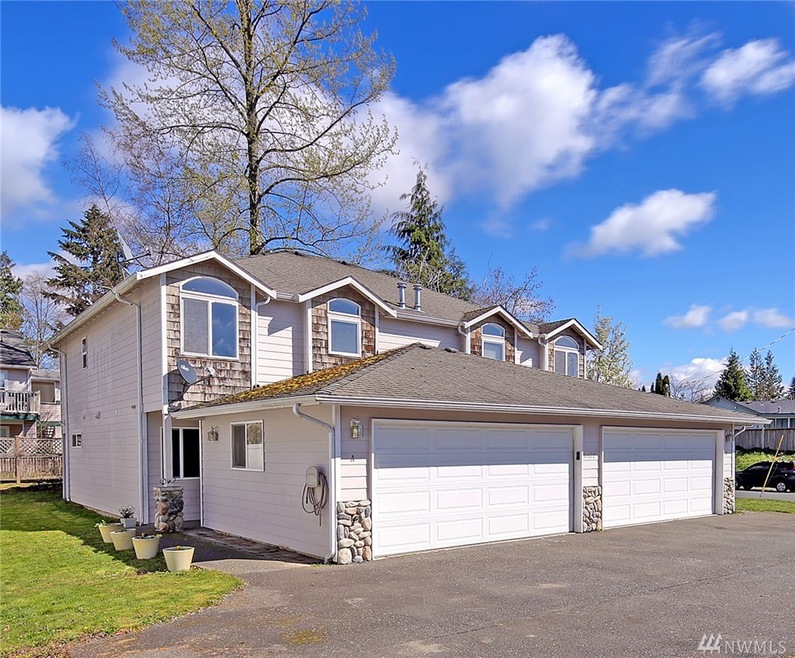 11622 Admiralty Way unit A, Everett, WA 98204 - photo 1