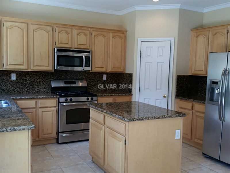 Property Photo. Amazing CHEF S ISLAND KITCHEN feat
