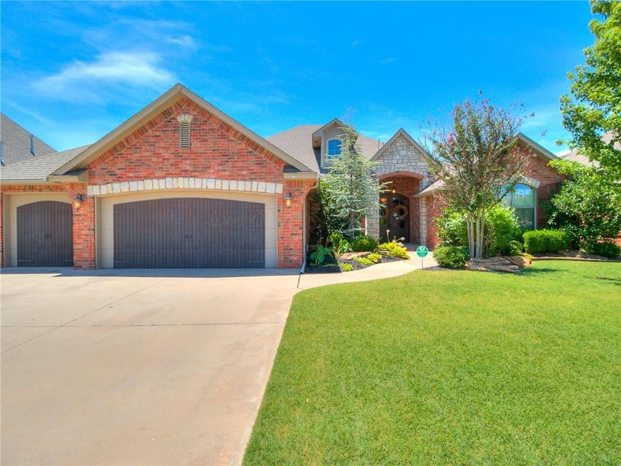 1305 Denver Cir, Moore, OK 73160 - photo 1