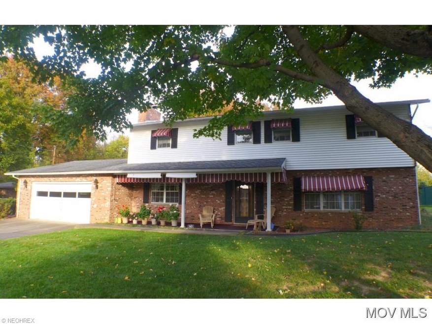 Brick/Vinyl Exterior
