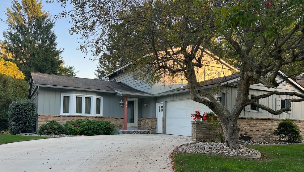 6316 Duxbury Dr SE, Ada, MI 49301 - photo 1