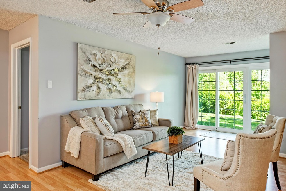 12103 Greenway Ct unit 102, Fairfax, VA 22033 - photo 1