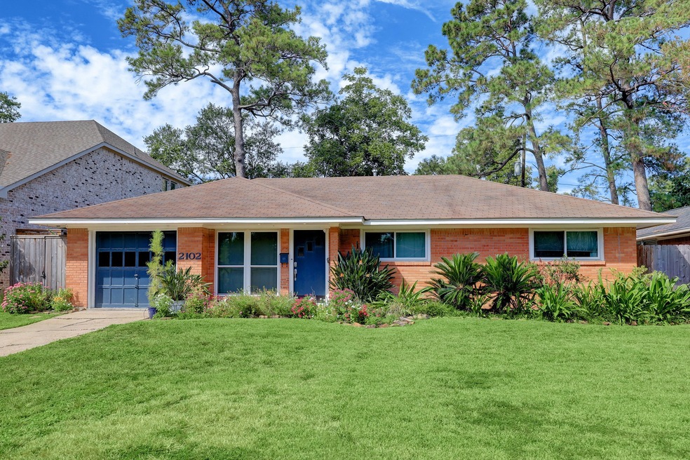 2102 Libbey Dr, Houston, TX 77018 - photo 1