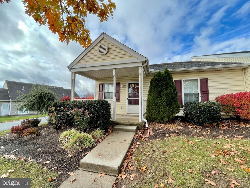 1531 Foresman Dr unit 129, Pottstown, PA 19464 - photo 1