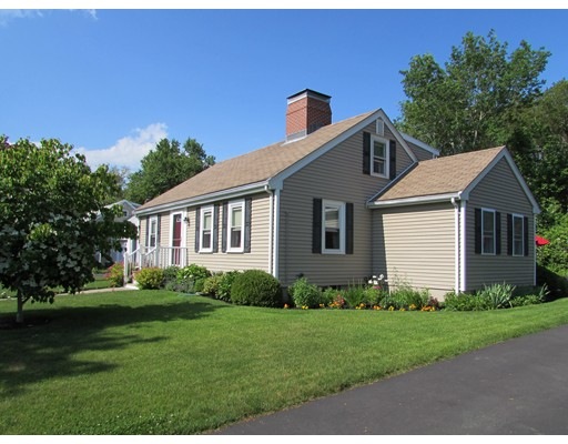 10 Linhares Ave, Mattapoisett, MA 02739 - photo 1