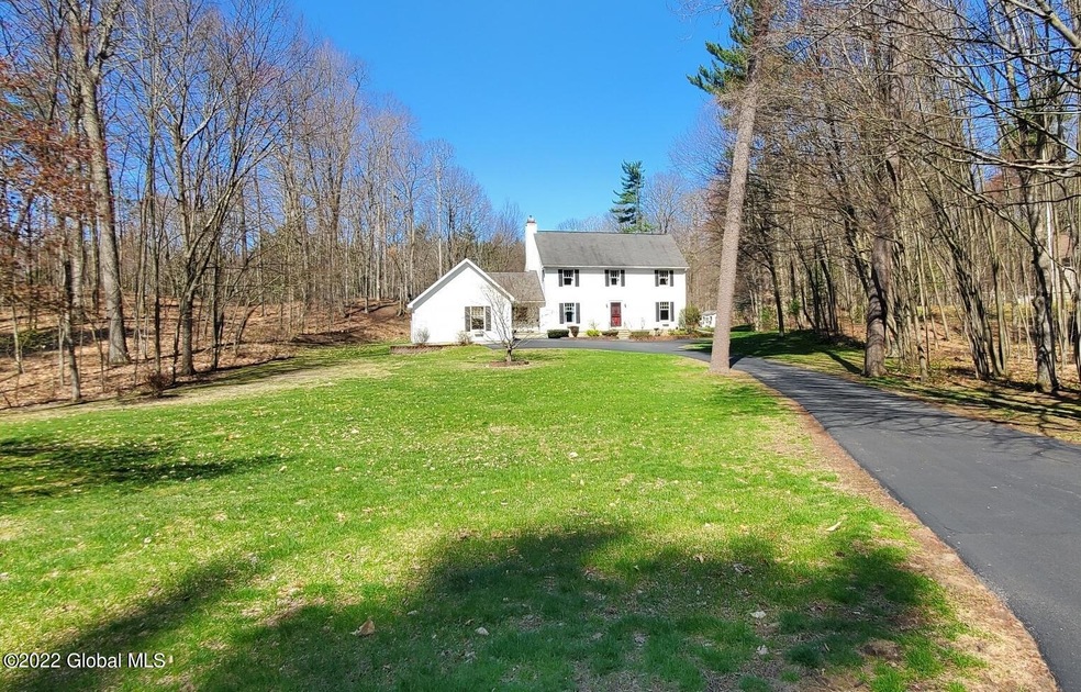 105 Chelsea Dr, Saratoga Springs, NY 12866 - photo 1