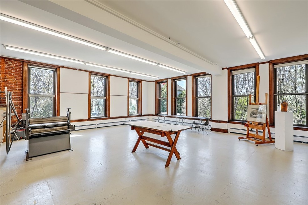 101 Regent Ave unit 5, Providence, RI 02908 - photo 1