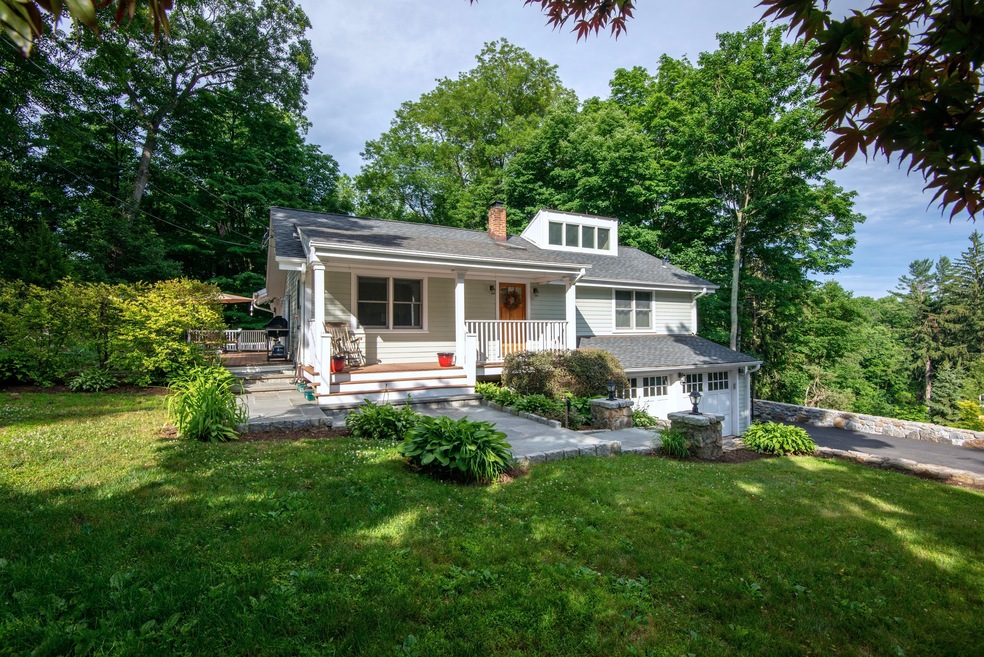 172 Ponus Ave, Norwalk, CT 06850 - photo 1