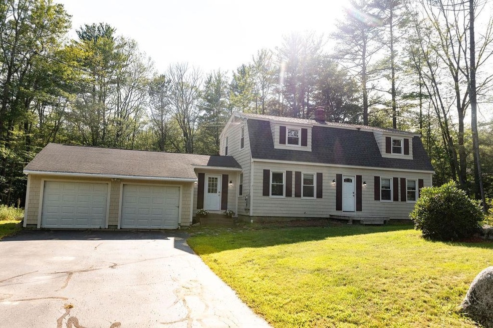 137 Fairview Ave, Conway, NH 03818 - photo 1