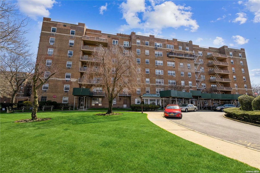 151-15 84th St unit 6L, Howard Beach, NY 11414 - photo 1