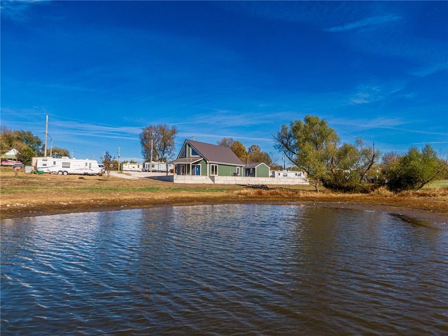 214 N Linn Valley Dr, Linn Valley, KS 66040 - photo 1