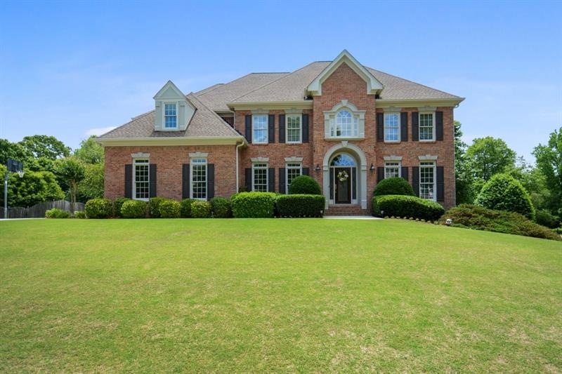Welcome Home! Charming Cul-de-sac Beauty in Northf