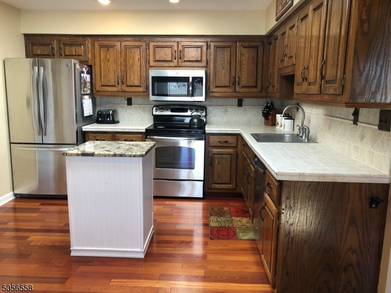 10 Deerfield Dr, Franklin, NJ 07416 - photo 1