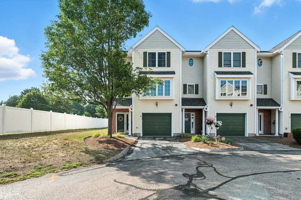 29 Groveland Commons Way unit 29, Groveland, MA 01834 - photo 1