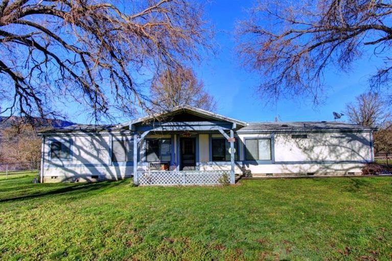 8085 High Banks Rd, Central Point, OR 97502 - photo 1