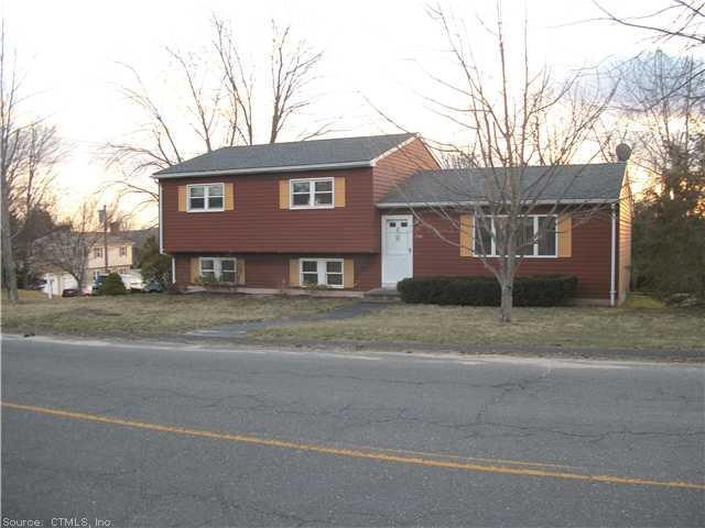 756 Oronoke Rd, Waterbury, CT 06708 - photo 1