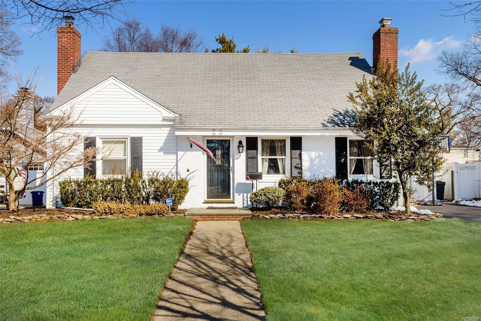 22 Brompton Rd, Merrick, NY 11566 - photo 1