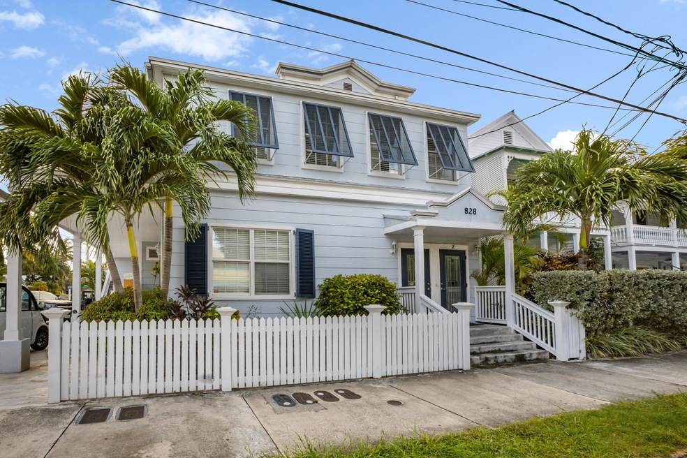 828_WHITE_STREET-1