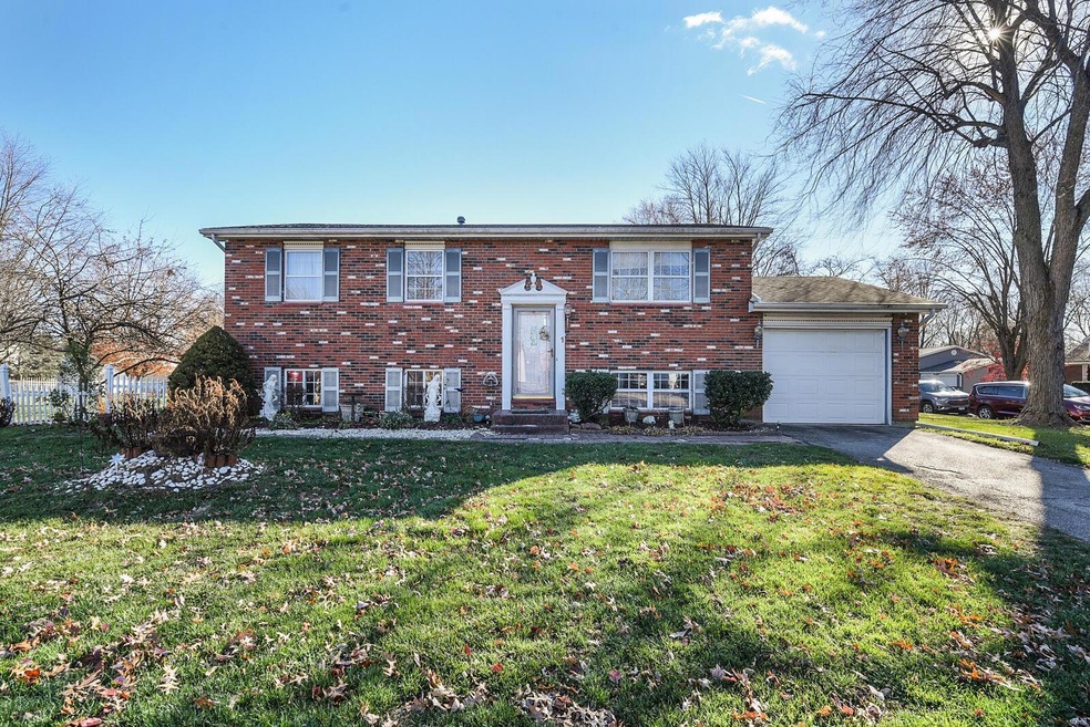 1 Nassau Dr, Maryville, IL 62062 - photo 1