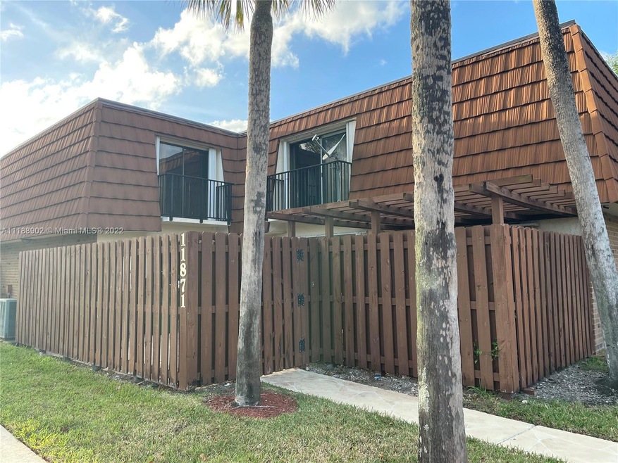 11871 SW 8th Ct, Davie, FL 33325 - photo 1