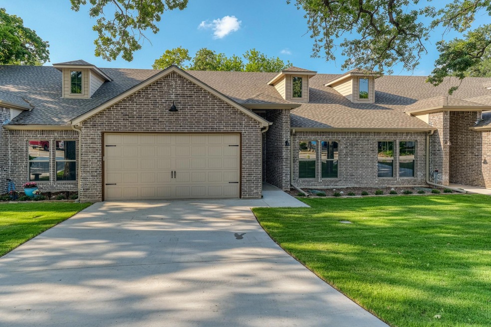 510 W Oak St unit 2, Weatherford, TX 76086 - photo 1