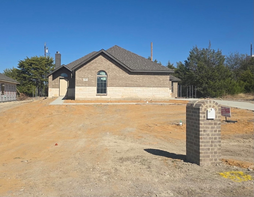 106 E Southbrook Dr, Red Oak, TX 75154 - photo 1