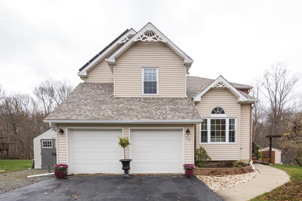 01_House Front