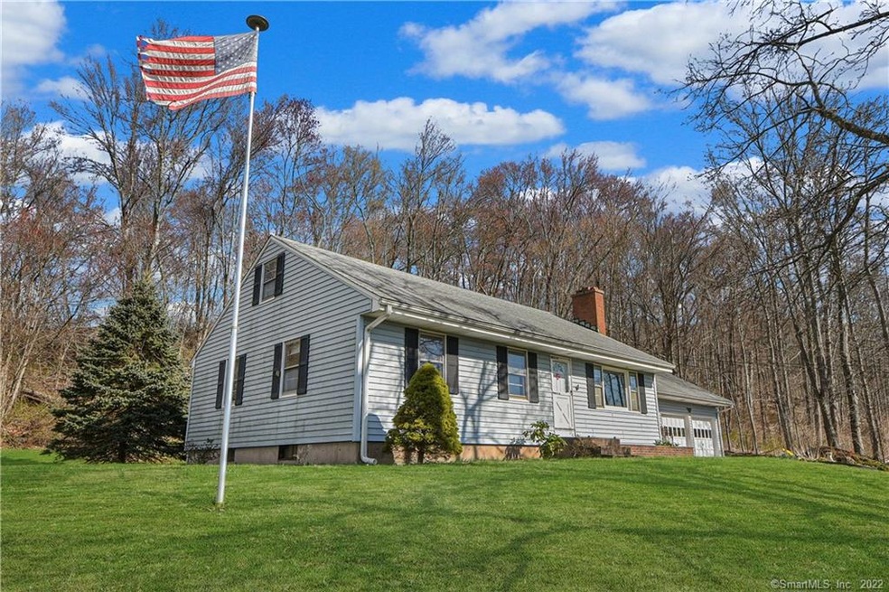 Welcome to 1136 Chamberlain Hill Road!