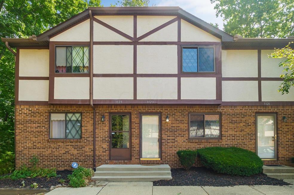 3123 Highcliff Front View