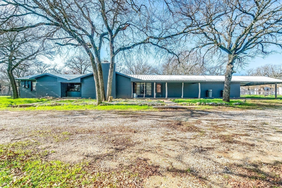 5401 N Fm 51, Weatherford, TX 76085 - photo 1