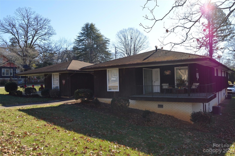 646 E Broad St unit C, Statesville, NC 28677 - photo 1