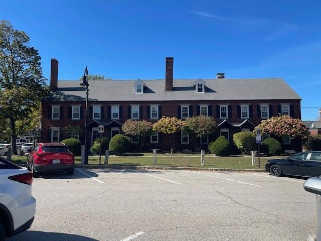 69 Middle St unit 4, Manchester, NH 03101 - photo 1