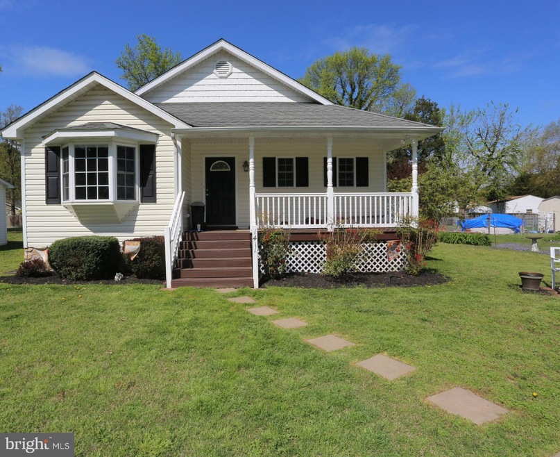 1411 Holly Vista Dr, Colonial Beach, VA 22443 - photo 1