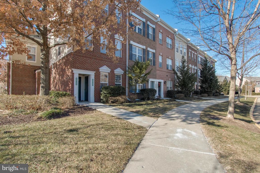 22757 Fountain Grove Square, Ashburn, VA 20148 - photo 1