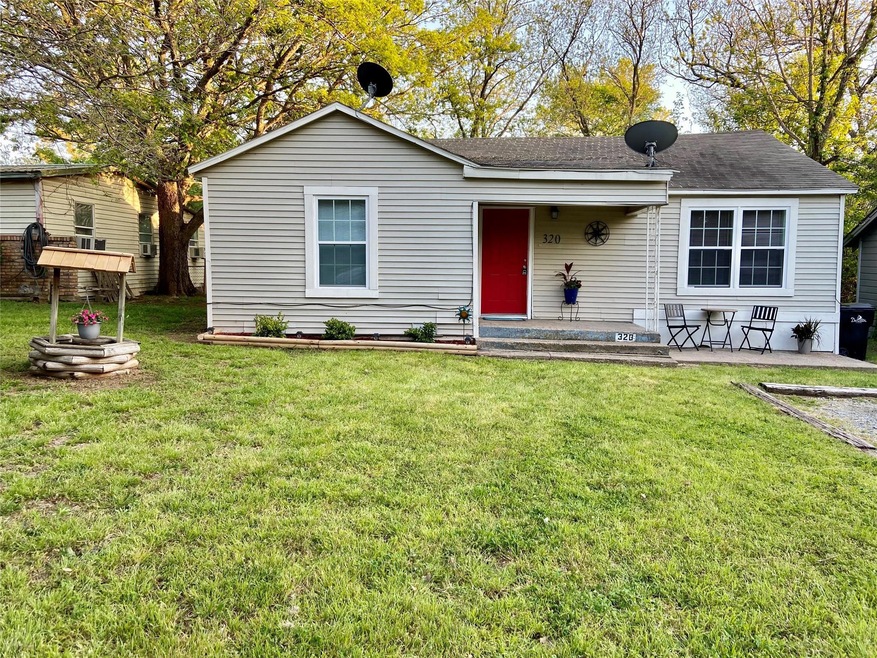 320 W Murray St, Denison, TX 75020 - photo 1