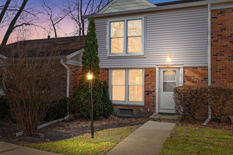 3065 Kingston Ct, Streamwood, IL 60107 - photo 1