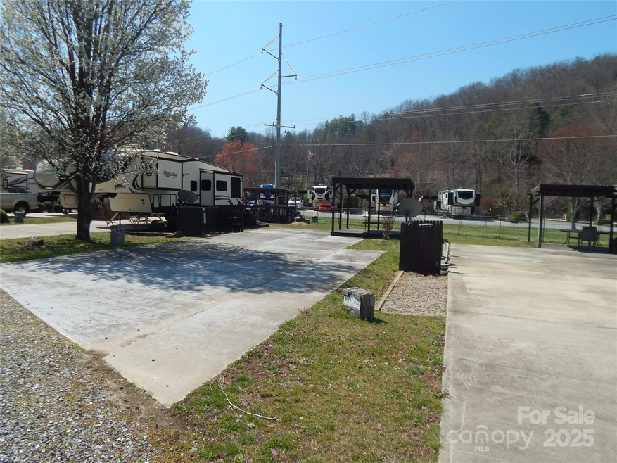 50 Timber Leaf Dr unit 8, Sylva, NC 28779 - photo 1