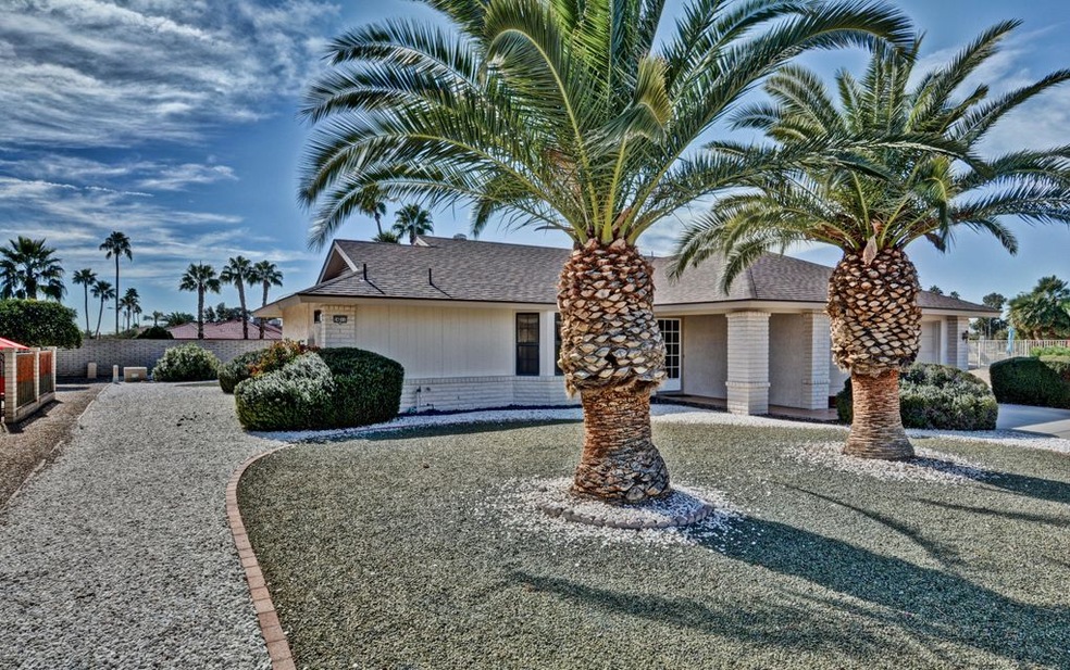 14211 W Utica Ct, Sun City West, AZ 85375 - photo 1