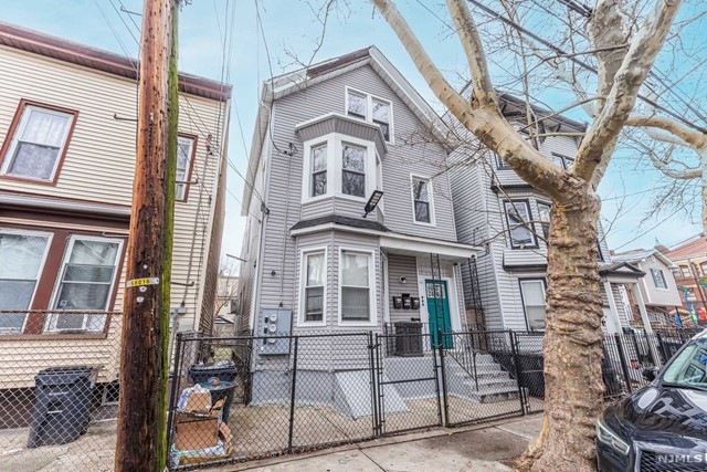 Sold $615,000 • Co-Listing Agent