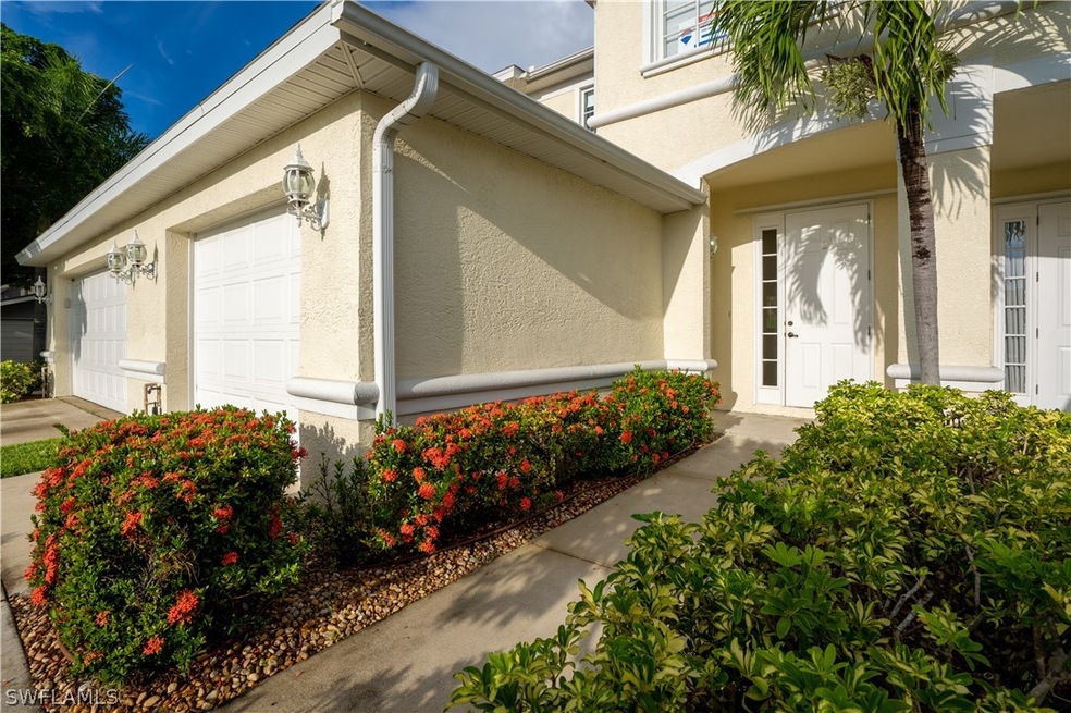 1 CAR GARAGE TOWNHOUSE UNDER $180K!!!