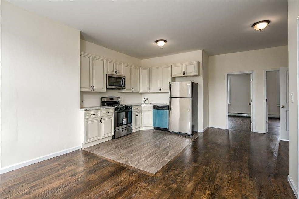 166 Armstrong Ave unit 2, Jersey City, NJ 07305 - photo 1